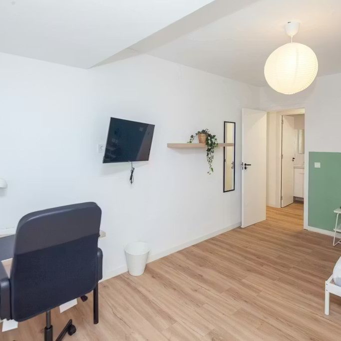 Carrer de Linares, Valencia, Valencian Community 46018 - Photo 1