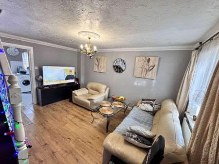 Room in a Shared House, Widgeon Close, E16 - Photo 2