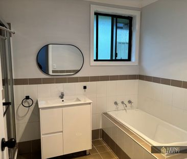 Spacious 3 Bedroom 2 Bathroom Villa - Photo 5