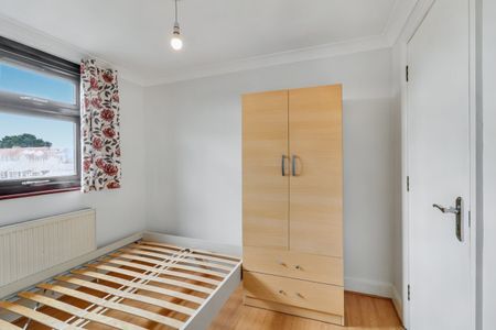 Stag Lane, LONDON, NW9 - Photo 3