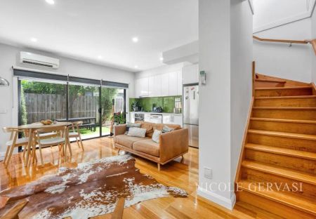 “Style & Luxury in Pascoe Vale” - Photo 4