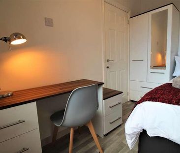 Ottley Street, L6 - Photo 1