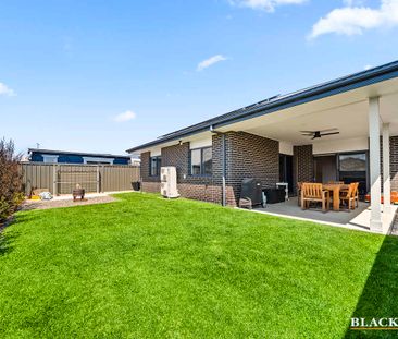 Spacious & Solar-Powered Home - Photo 1