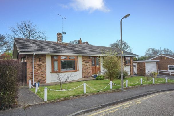 Lewis Close, Shenfield - Photo 1