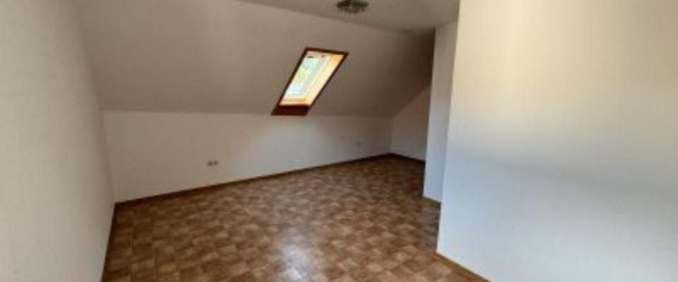 Schöne 4 Zimmer Obergeschoss Wohnung - Photo 1