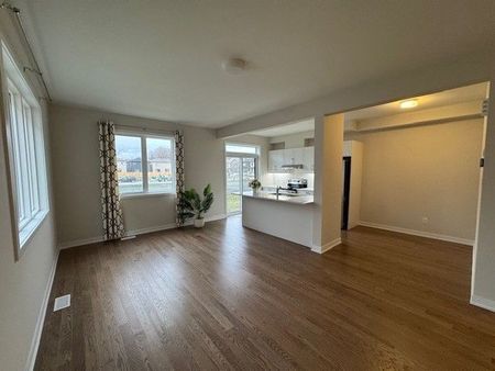 For Lease - 521 Galanthus Walk, Kanata, Ontario - Photo 2