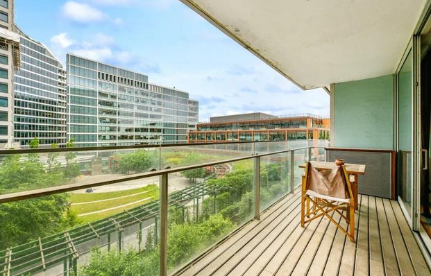 3 bedroom flat to rent - Photo 1