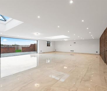 4 bedroom barn conversion to rent - Photo 1