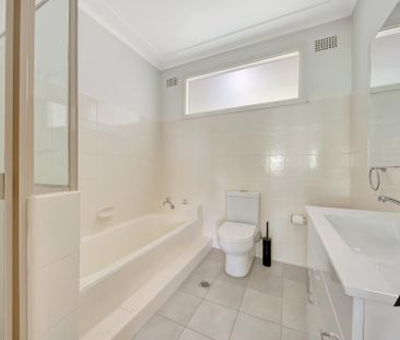7 Bailey Crescent, North Epping NSW 2121 - House For Rent | Domain - Photo 2