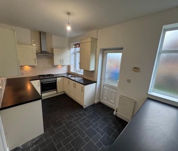 3 bedroom House To Let Total Size: 948 SQ FT - Photo 2