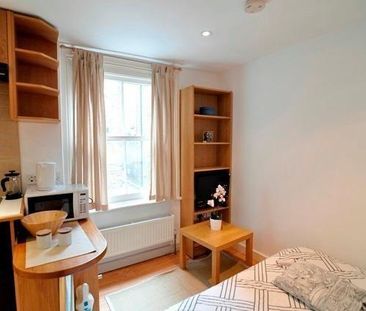 Flat 03 Fairholme Road, West Kensington W14 9JZ - Photo 3