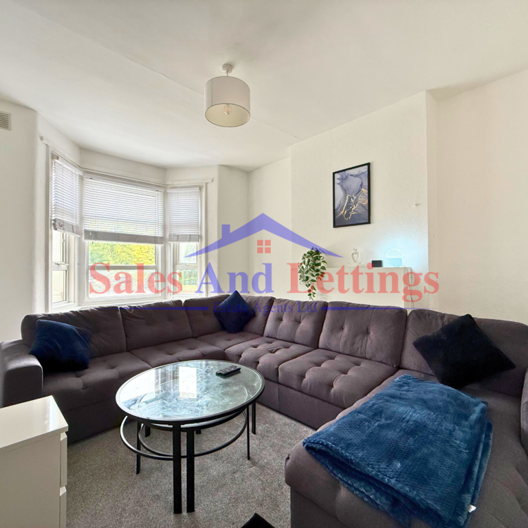 3 bedroom maisonette to rent - Photo 1