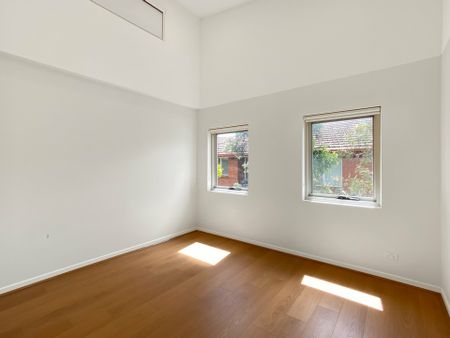 Modern 3 Bedtoom Townhouse! - Photo 3