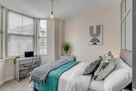5 bedroom terraced house to rent - Photo 4