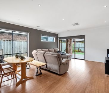 8 Egerton Street, Officer VIC 3809 - House For Rent | Domain - Photo 2