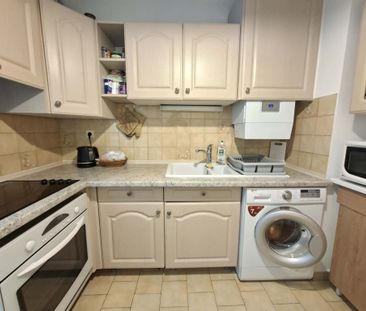 Location Appartement 2 pièces 46m² NIMES 30900 - Photo 5