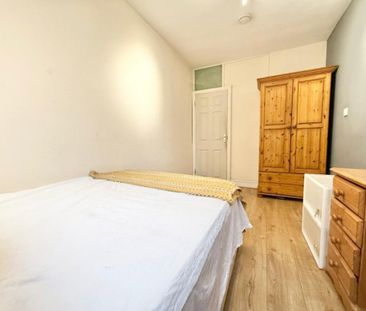 Room in a Shared House, Llandovery House, E14 - Photo 1