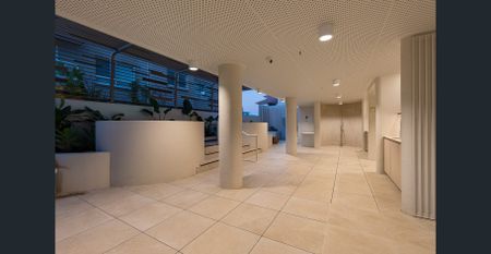 Brand-New 2 Bed Apartment in Elevaire, Palm Beach - Photo 2
