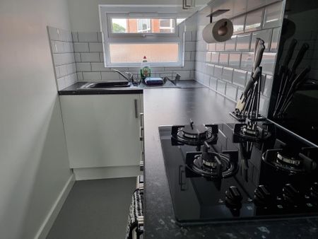 2 bedroom apartment to rent - Photo 2