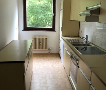Zentrale 3-Zimmer-Wohnung mit Balkon und Einbauküche (Befristung: 3... - Photo 1
