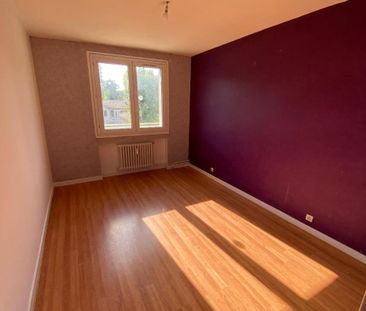 Location Appartement 4 pièces 90m² ST JEAN BONNEFONDS 42650 - Photo 3