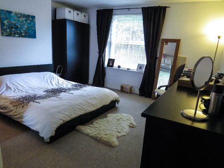 2 Bed Flat, Manor Park, SE13 - Photo 4