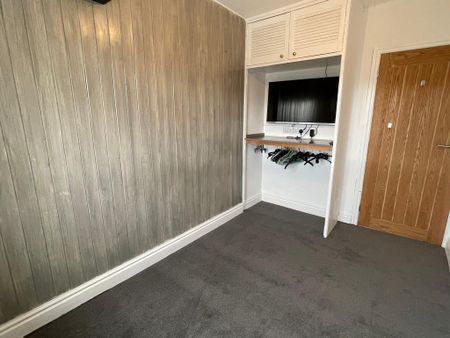 3 bedroom terraced house to rent - Photo 3
