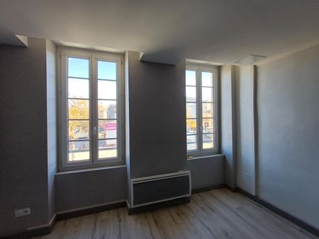 location Appartement T4 DE 120.75m² À VILLEFRANCHE DE LAURAGAIS - Photo 4