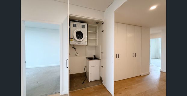 A New Height of Luxury for Erskineville! Spacious TWO BEDROOMS for Lease! - Photo 1