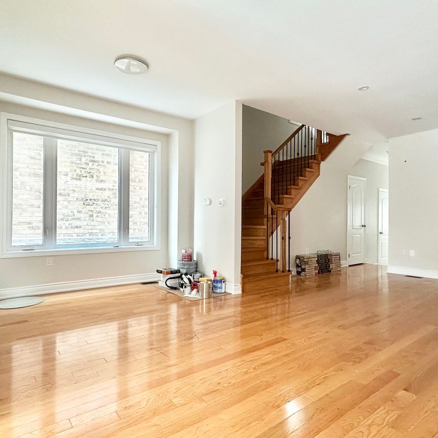 For Lease - 3682 Banff Court, Mississauga, Ontario - Photo 1