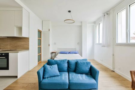 Location studio, Paris 7ème (75007), 1 pièce, 32.2 m², ref 86383433 - Photo 3