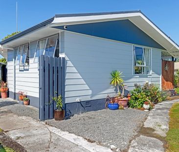 Family home is well established Ida Road - Photo 5