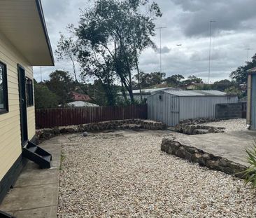 Cosy, Light-Filled Bungalow in Prime Location - Photo 5