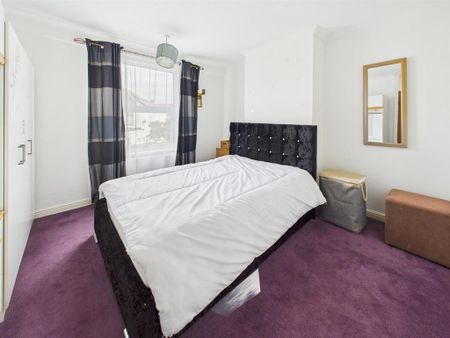 3 bedroom end of terrace house to rent - Photo 4