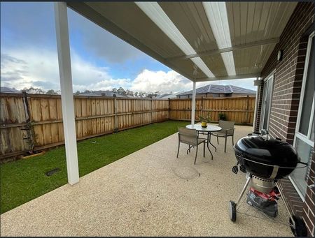 5 Socrates Crescent, Officer VIC 3809 - House For Rent | Domain - Photo 3