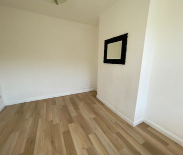 4 bedroom terraced house to rent - Photo 2