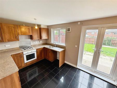 3 bedroom end of terrace house to rent - Photo 3