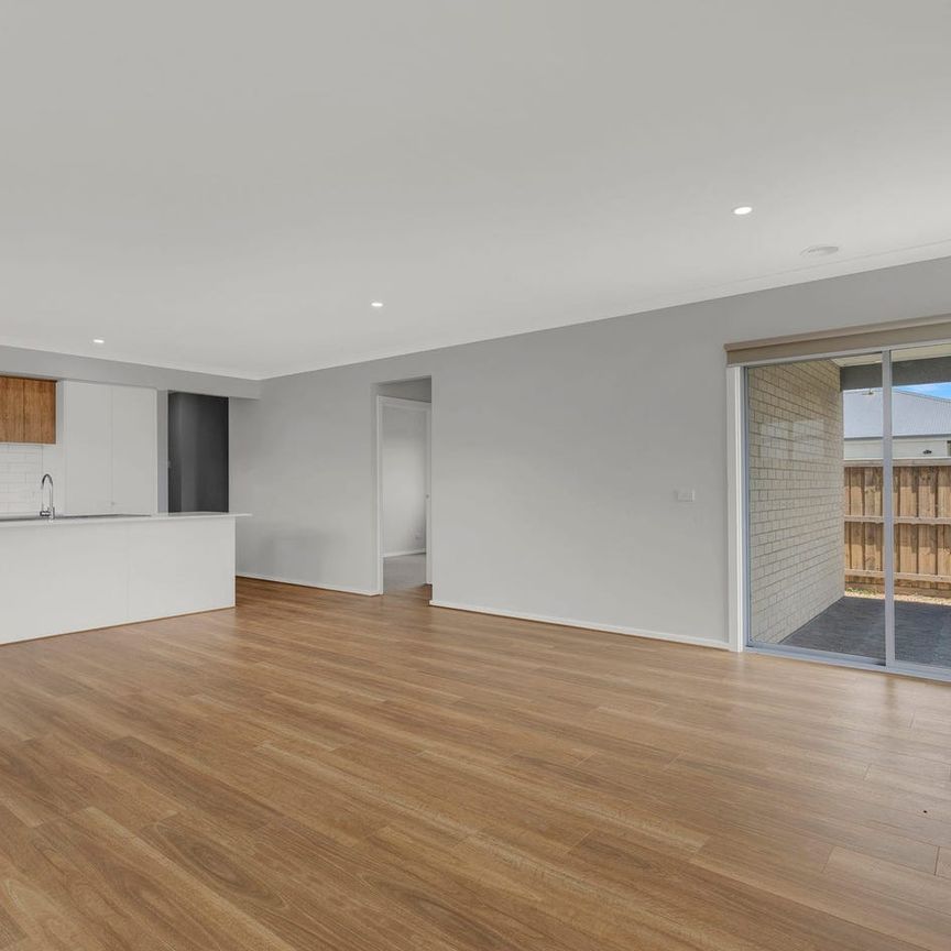 Modern Comfort in a Growing Beveridge Community - Photo 1