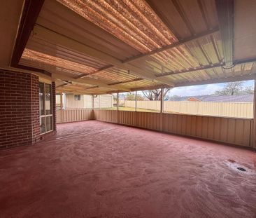 Big Family Home, No Mowing Required! - Photo 5