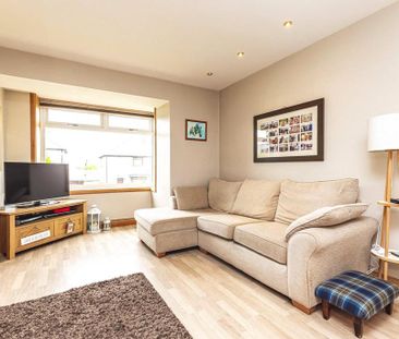 3 bedroom end of terrace house to rent - Photo 2