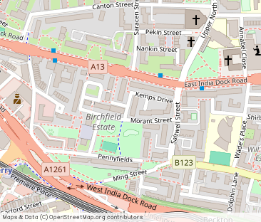 Kemps Drive, London, Greater London - Photo 1