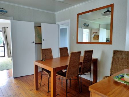 Fully Furnished Home at Waihi Beach - Waihi Beach - Photo 2