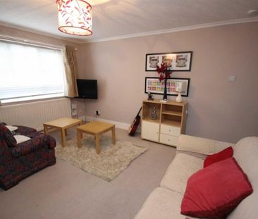 3 bedroom private hall to rent - Photo 5