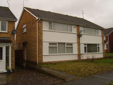 4 bedroom semi-detached house to rent - Photo 5