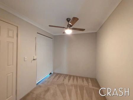 “3 Bedroom 1 Bathroom in Heathridge!” - Photo 5