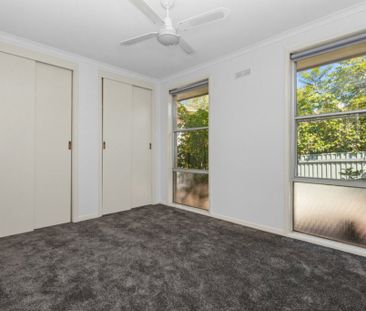 26 Truscott Avenue, California Gully - Photo 5