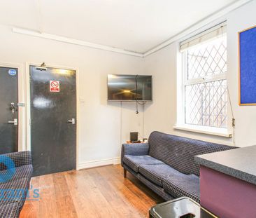 4 bed Mid Terraced House for Rent - Photo 1