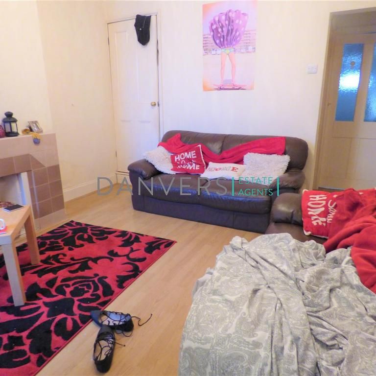3 bedroom terraced house to rent - Photo 1