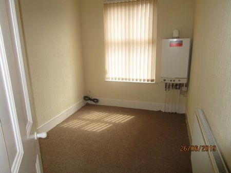 2 bedroom terraced house to rent - Photo 4