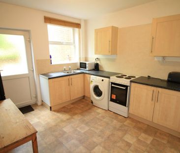 2 bedroom terraced house to rent - Photo 5